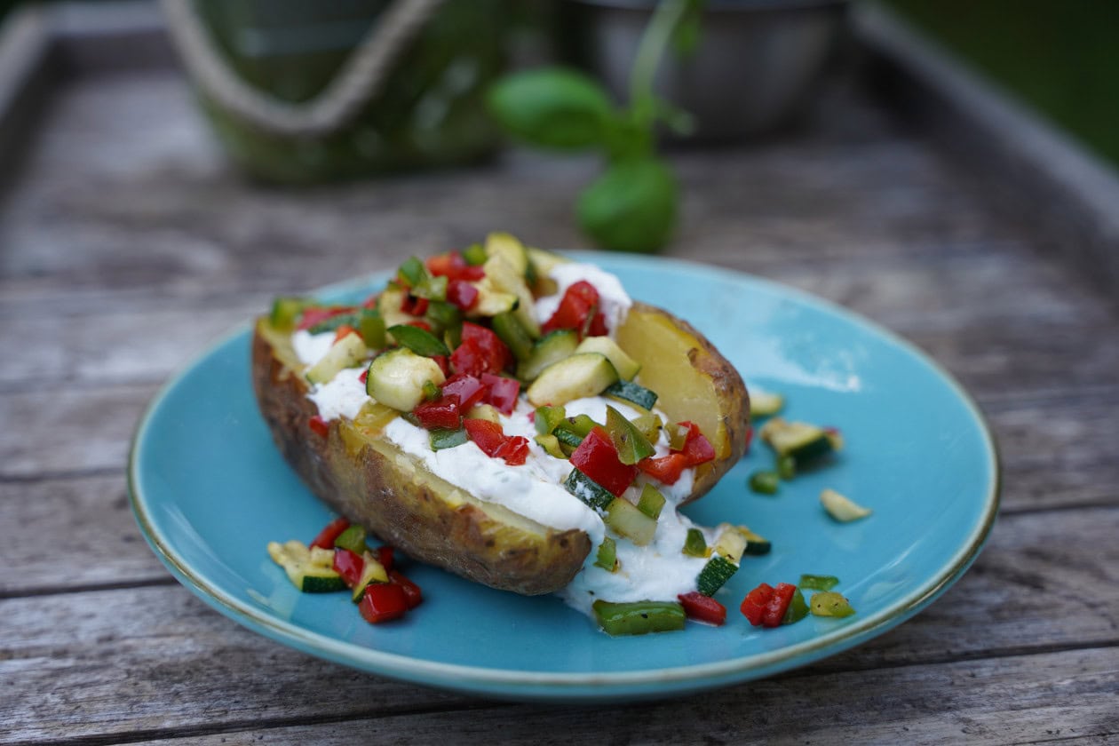 Kumpir mit Grillgemüse und Sour Cream von die-kartoffel.de