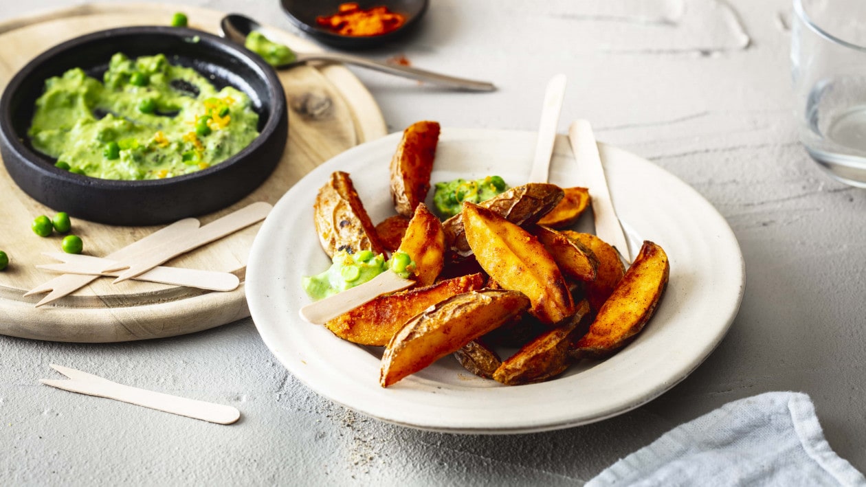 Kartoffelwedges mit Erbsen-Dip