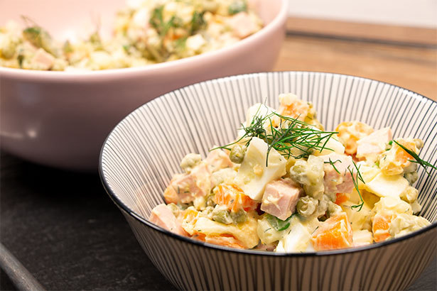Kochen mit haltbaren Zutaten Oliviersalat Russischer Kartoffelsalat